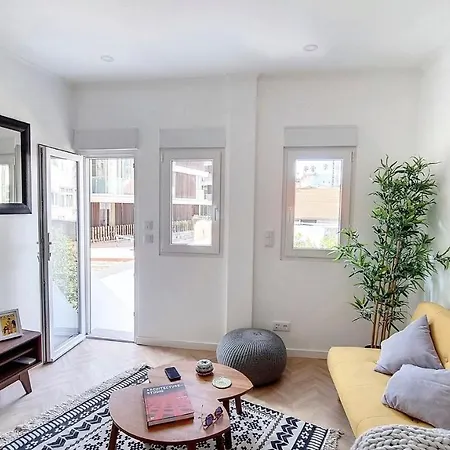 アパート Spacious Terrace Flat Near Graca And Alfama リスボン