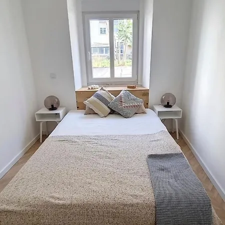 Spacious Terrace Flat Near Graca And Alfama Apartamento